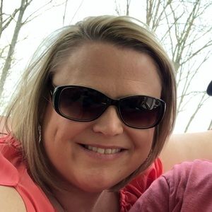 Meet your Posher, Casey